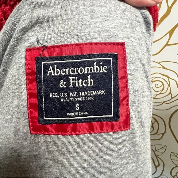 Abercrombie & Fitch red Sherpa Puffer Jacket - Picture 8 of 8